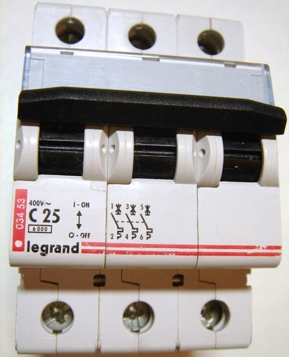 Автоматический выключатель c50