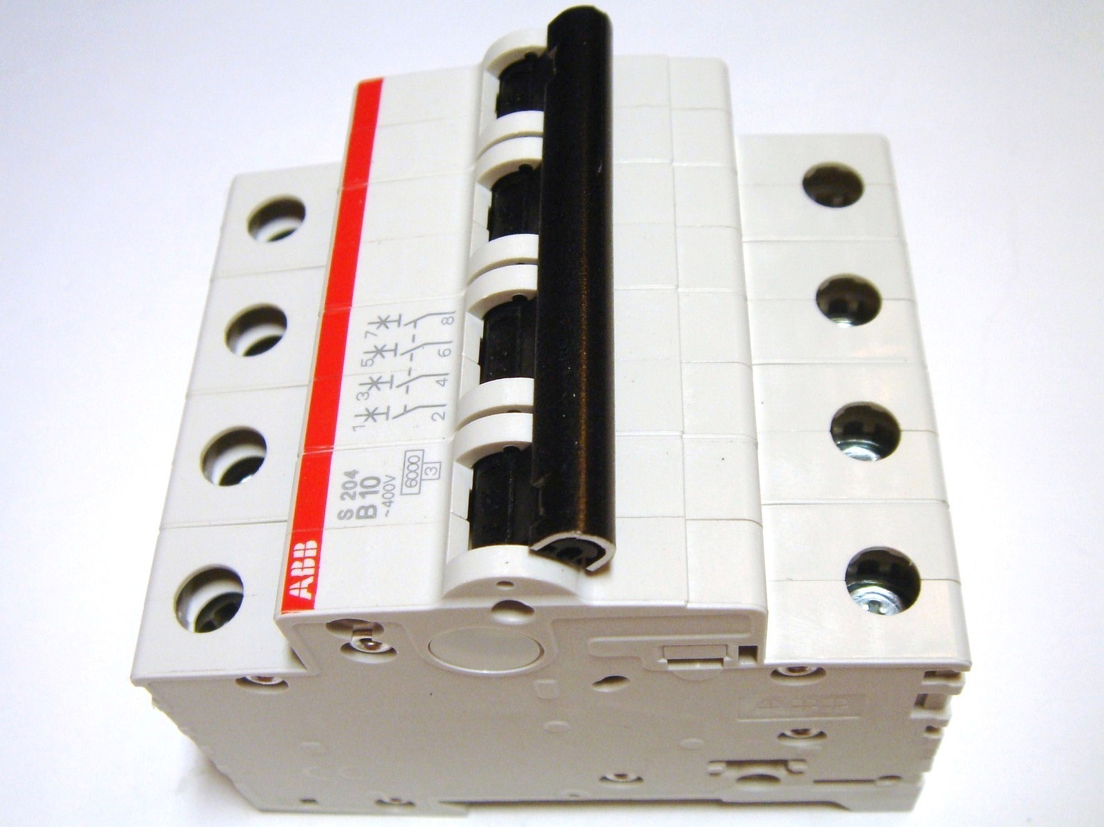 Автоматические выключатели 4 полюса. ABB автоматы 4-полюсной s204. Автомат ABB 10а. Автоматический выключатель эк d40 4 полюсный. Автоматический выкл 4 полюса АББ.