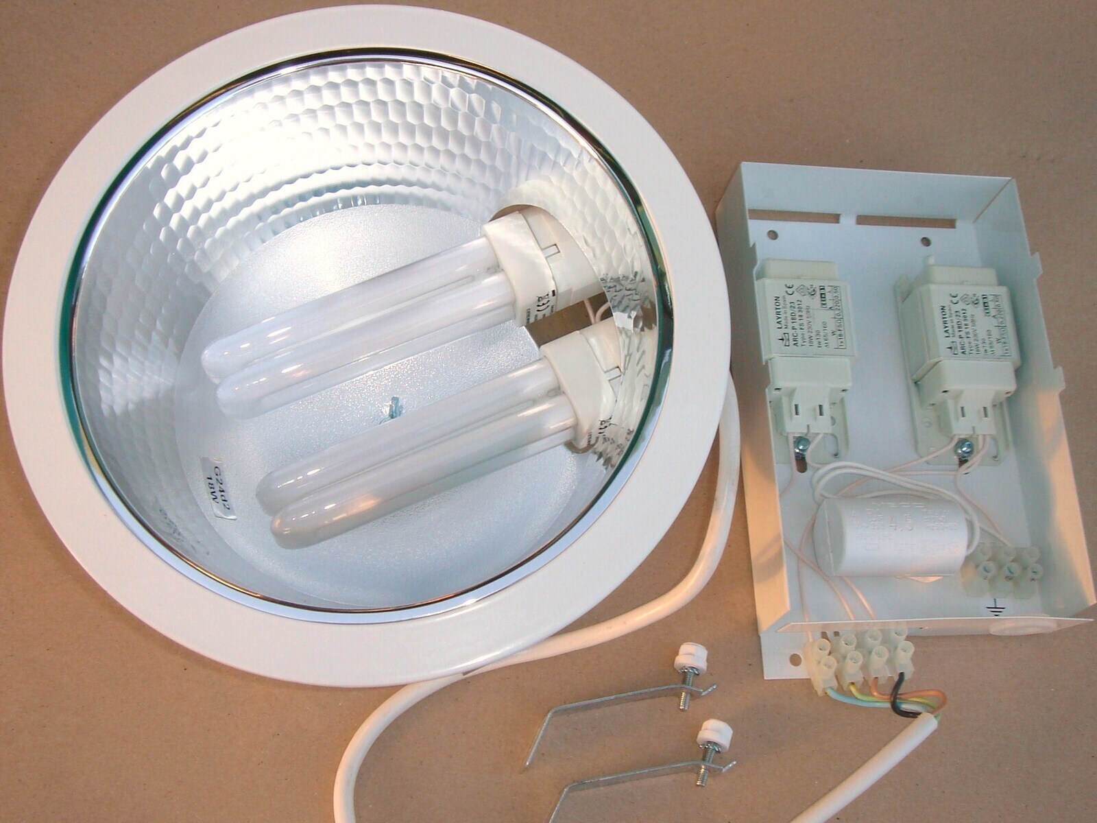 Светильник 2 x 18 Вт, 2x18Вт, 2x18 Вт, DLS 218, DLS218, 81321800 ...