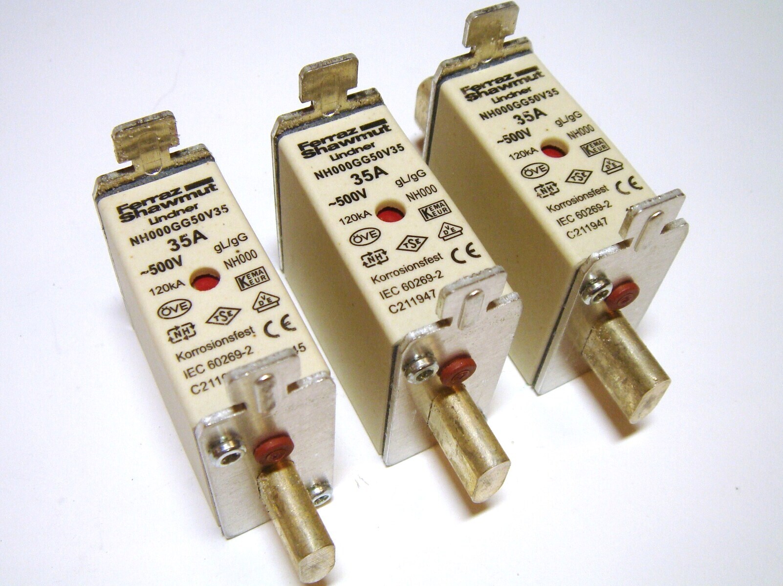 Как включают плавкий предохранитель на электрическом щите при ...