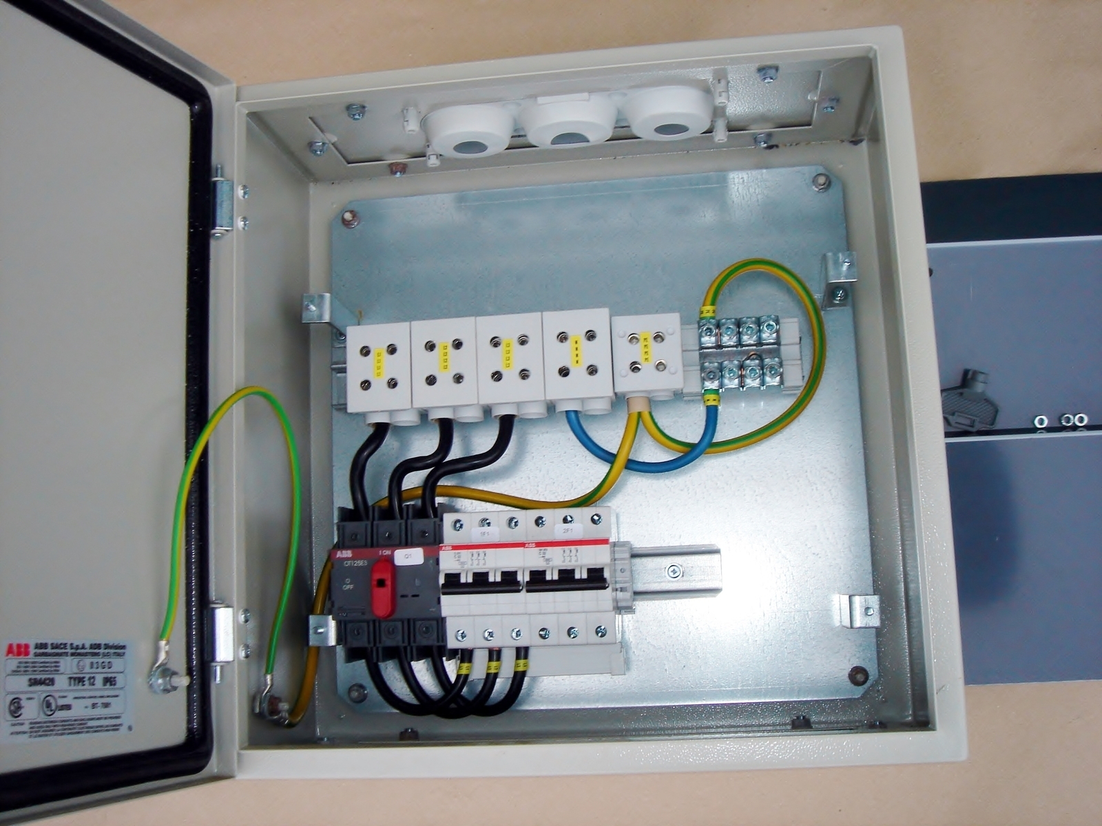 Электрощит настенный ABB, SR4420, SR 4420, эл.щит, эл.щиты ...