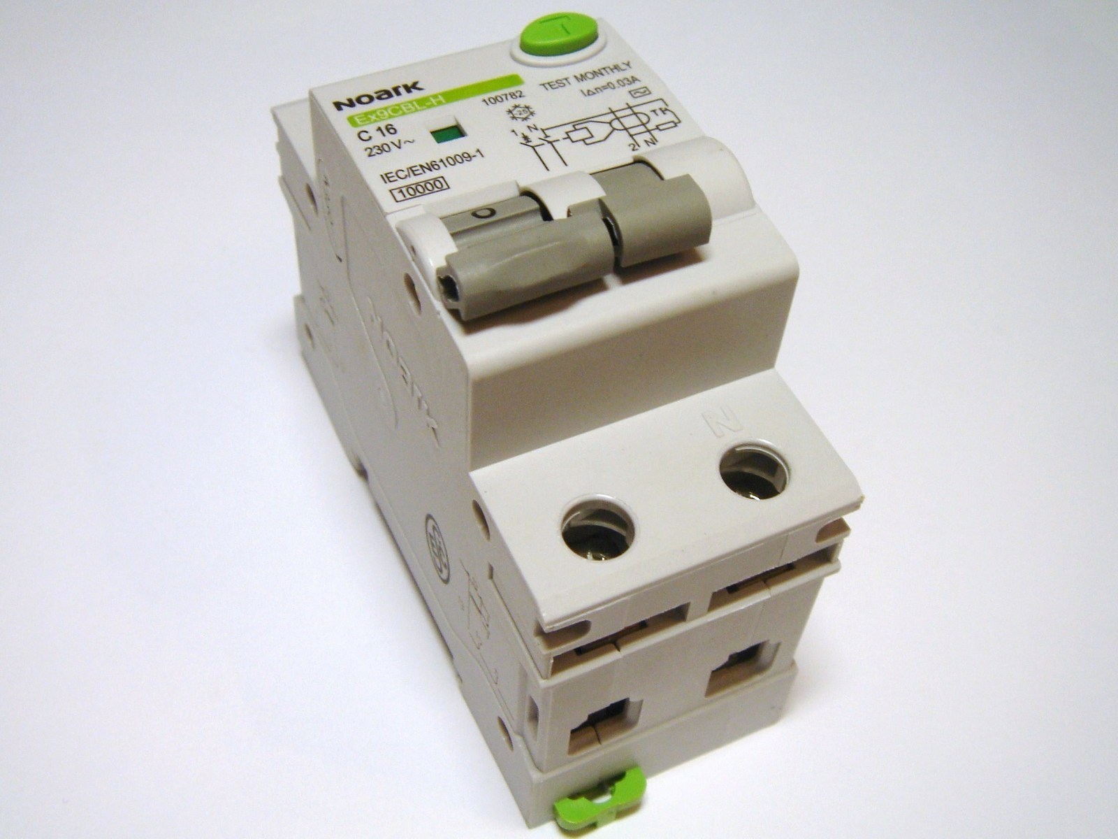 Автоматические выключатели lr. Выключатель автоматический LTS-16c-3 3p c16a. Автоматический выключатель LR c16a. Автоматические выключатели тока утечки 30 ма. 1 Фазный автоматический выключатель 2 а.