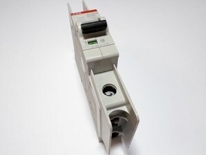 Moodulkaitselüliti 1-faasiline K 6A, ABB, SU201M-K6, 2CDS271337R0377
Moodulkaitselüliti 1-faasiline K 6A, ABB, SU201M-K6, 2CDS271337R0377