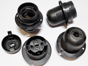 Pirnipesa keermega ja rõngaga, must, sokkel E27
Pirnipesa keermega ja rõngaga, must, sokkel E27