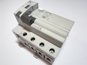 Aвтомат тока утечки 3-фазный 40 A, 30мA(0,03A), GYL9, Geya, с реклоузером GRD9L-S
Aвтомат тока утечки 3-фазный 40 A, 30мA(0,03A), GYL9, Geya, с реклоузером GRD9L-S