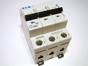 
	Модульный автоматический выключатель 3-фазный C 10A, Eaton, PL6-C10/3, 286599 
