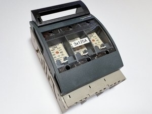 Разъединитель предохранителей 3-фазный 160A, ISFT160, Schneider Electric
Разъединитель предохранителей 3-фазный 160A, ISFT160, Schneider Electric