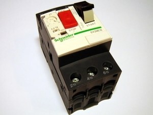  
	Aвтомат защиты электродвигателя 3-фазный 4 - 6,3A, Schneider Electric, GV2ME10, 034311 
