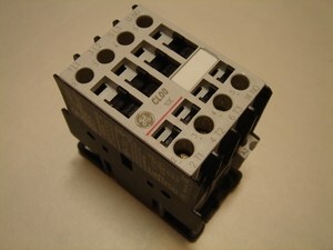  
	Ostan kontaktoreid 3-faasilisi 25A, CL00, General Electric 
