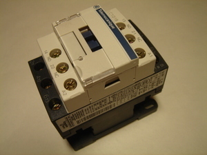  
	Ostan kontaktoreid 3-faasilisi 32A, LC1D18, Schneider Electric 

