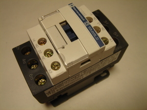  
	Куплю контакторы 3-фазные 50A, LC1D32, Schneider Electric 
