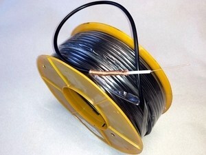  
	TV-antenni kaabel YWD 75-0,59/3,7 mm², must, täisvask kesk soonega 
