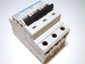  
	Модульный автоматический выключатель 3-фазный D 6A, Hager, ND306A, 464735 
