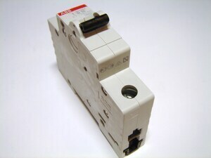  
	Модульный автоматический выключатель 1-фазный B 16A, ABB, SH201-B16, 2CDS211001R0165 
