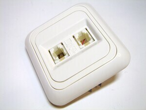 Telefoni süvispaigaldusega pistikupesa 2-ne, VI-KO (sari - Yasemin)
Telefoni süvispaigaldusega pistikupesa 2-ne, VI-KO (sari - Yasemin)