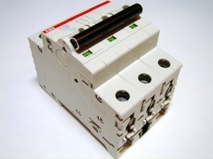 Moodulkaitselüliti 3-faasiline C 20A, ABB, S203-C20, 2CDS253001R0204
Moodulkaitselüliti 3-faasiline C 20A, ABB, S203-C20, 2CDS253001R0204