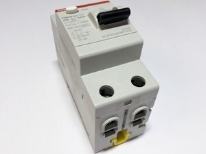  
	Aвтомат тока утечки 1-фазный 40 A, 30мA(0,03A), ABB, FH202 AC-40/0,03, 2CSF202004R1400 
