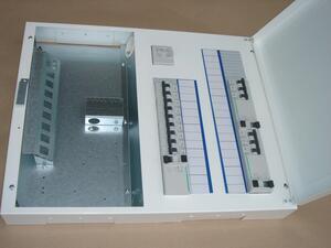  
	Elektrikilp pinnapealne, elektriarvesti või nõrkvooluseadmete kohaga 
