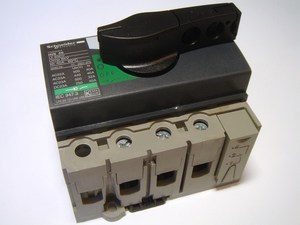  
	Модульный поворотный выключатель 3-фазный 40A, Schneider Electric, INS40, Interpact, 28900 
