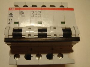  
	Куплю модульные автоматические выключатели 3-фазные, C 125A, ABB 
