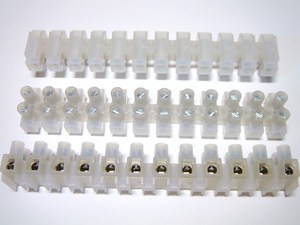  
	Клеммная колодка 6 мм², 12 элементов,  с защитой провода , Ensto, KB463.12 
