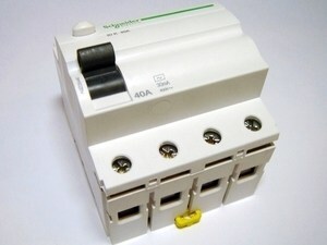  
	Rikkevoolukaitse 3-faasiline 40 A, 30mA(0,03A), Schneider Electric, A9Z05440, Acti 9 K, 047391 
