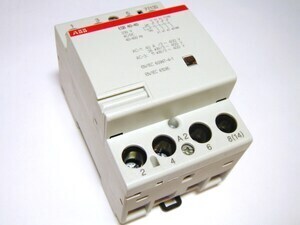  
	Модульный контактор 3-фазный 40A(26кВт), ESB 40-40, ABB, GHE3491102R0006 
