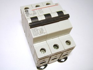  
	Модульный автоматический выключатель 3-фазный, B 32A, General Electric, G63B32, 674732 
