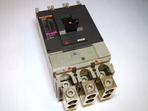  
	Автоматический выключатель 3-фазный, 320A, Merlin Gerin, NS400H 
