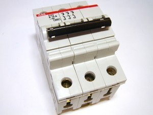  
	Модульный автоматический выключатель 3-фазный, К 10A, ABB, S273-К10 

