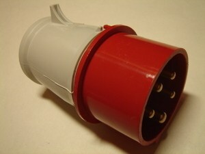  
	Ostan jõujätkupistikuid 16A /~400V. 
