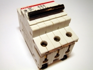  
	Модульный автоматический выключатель 3-фазный, C 10A, ZAOJI, S253 
