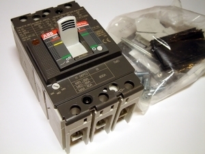  
	Автоматический выключатель 3-фазный, 80A, ABB, SACE Tmax XT1B160, 1SDA066806R1 
