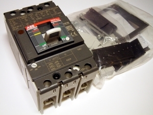 
	Автоматический выключатель 3-фазный, 63A, ABB, SACE Tmax XT1B160, 1SDA066805R1 
