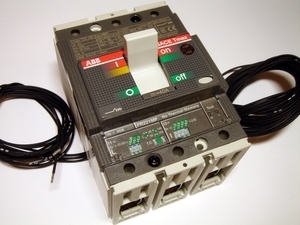  
	Автоматический выключатель 3-фазный, 40A, ABB, SACE Tmax T2S160, 1SDA065343R1 
