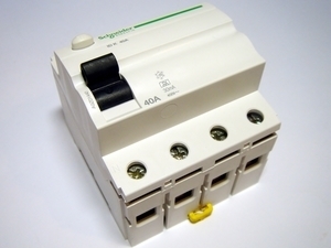  
	Rikkevoolukaitse 3-faasiline 40 A, 30mA(0,03A), Schneider Electric, A9Z01440, Acti 9 K, 048278 
