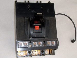  
	Автоматический выключатель 3-фазный, 500A 
