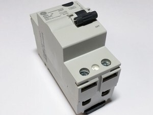  
	Aвтомат тока утечки 1-фазный 40 A, 30мA(0,03A), KBDA 240/30, General Electric, 693466 
