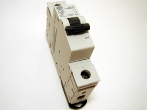  
	Модульный автоматический выключатель 1-фазный, C 10A, General Electric, 678928, KG61C10 
