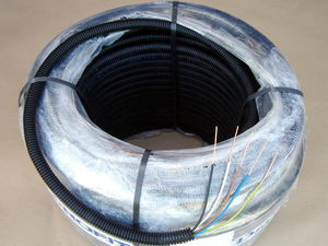  
	 Безгалогенная  труба гибкая гофрированная с проводами 5 x 2,5 мм², Monflex 
