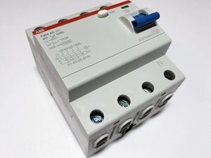  
	Aвтомат тока утечки 3-фазный 25 A, 30мA(0,03A), ABB, F204 AC-25/0,03, 2CSF204001R1250 
