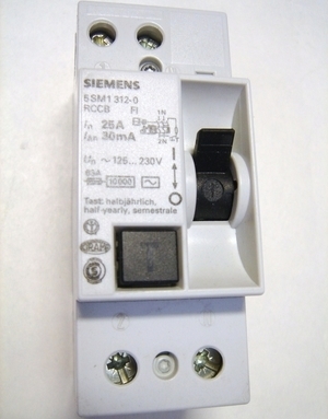  
	Aвтомат тока утечки 1-фазный 25 A, 30мA(0,03A), Siemens, 5SM1 312-0 

