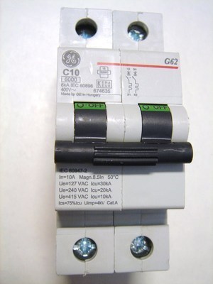  
	Модульный автоматический выключатель 2-фазный C 10A, General Electric, G62C10, 674635 
