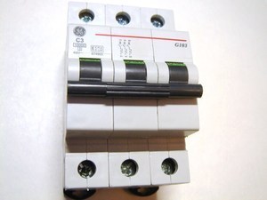  
	Модульный автоматический выключатель 3-фазный, C 3A, General Electric, G103C03, 674905 
