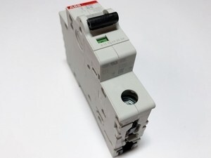 
	Модульный автоматический выключатель 1-фазный B 6A, ABB, S201-B6, 2CDS251001R0065 
