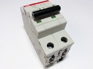  
	Модульный автоматический выключатель 2-фазный C 10A, ABB, S202-C10, 2CDS252001R0104 
