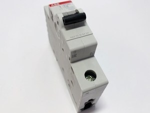  
	Модульный автоматический выключатель 1-фазный, C 6A, ABB, SH201-C6, 2CDS211001R0064 
