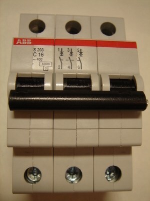  
	Куплю модульные автоматические выключатели 3-фазные, C 16A, ABB, S 203 
