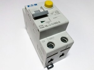  
	Aвтомат тока утечки с автоматическим выключателем 1-фазный C 16A, 30мA(0,03A), Eaton, PKNM-16/1N/C/003-A-GV, 139521 
