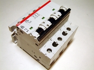  
	Модульный автоматический выключатель 3-фазный, C 100A, ABB, S293-C100, GHS2932001R0824 
